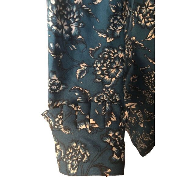 Banana Republic Blue and Antique Pewter Floral Blue Pearl Snap Ruffle Cuffs Size - Picture 8 of 15